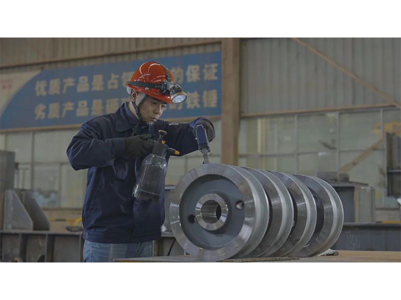 军旅淬风骨 职场守赤诚｜记新科起重员工龚子昂的成长故事